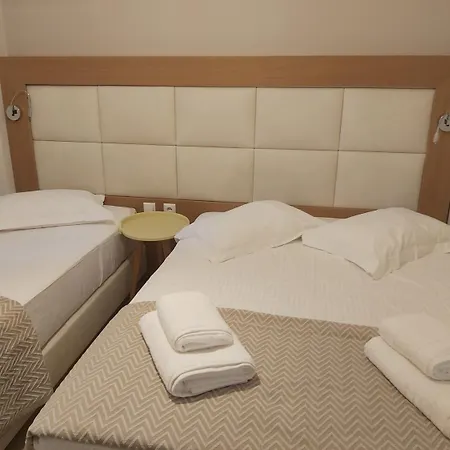 Roussa Center 别墅 费拉