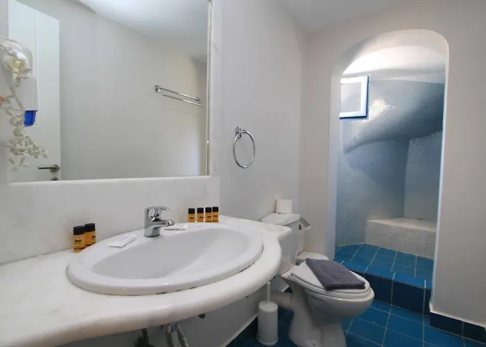 Roussa Center Villa Fira (Santorini)