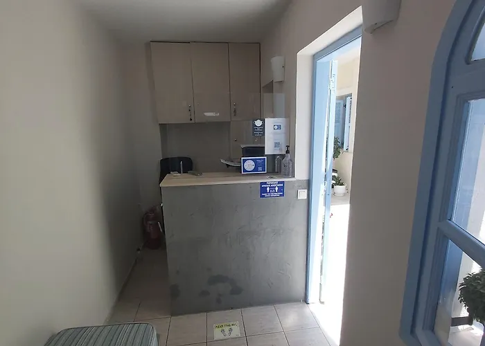 Roussa Center Villa Fira (Santorini)