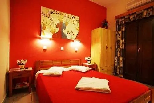 Roussa Center Villa Fira (Santorini)