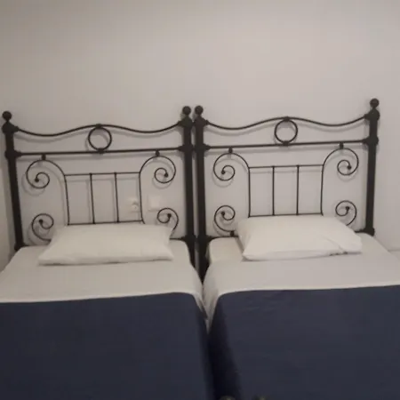 Villa Roussa Center Fira (Santorini)