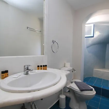 Roussa Center Villa Fira (Santorini)