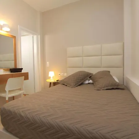 Roussa Center * Fira (Santorini)