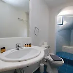Roussa Center Villa Fira (Santorini)