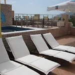 Roussa Center * Fira (Santorini)