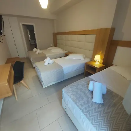 Roussa Center 빌라