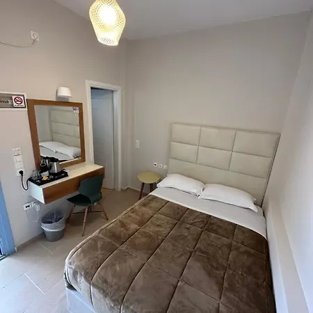 Roussa Center Villa Fira (Santorini)