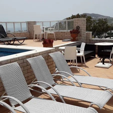 Villa Roussa Center Fira (Santorini)