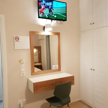 Roussa Center Тира