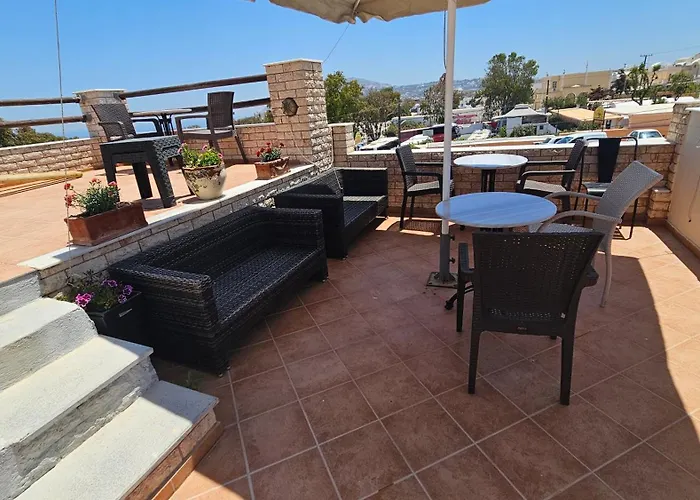 Villa Roussa Center Fira (Santorini)