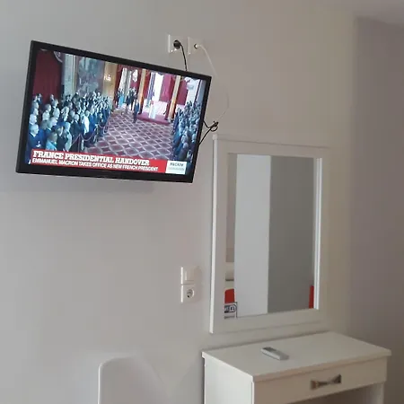Roussa Center *