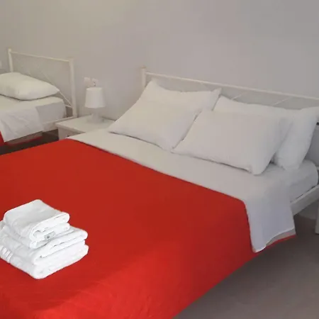 Roussa Center * Fira (Santorini)