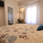 Roussa Center * Тира